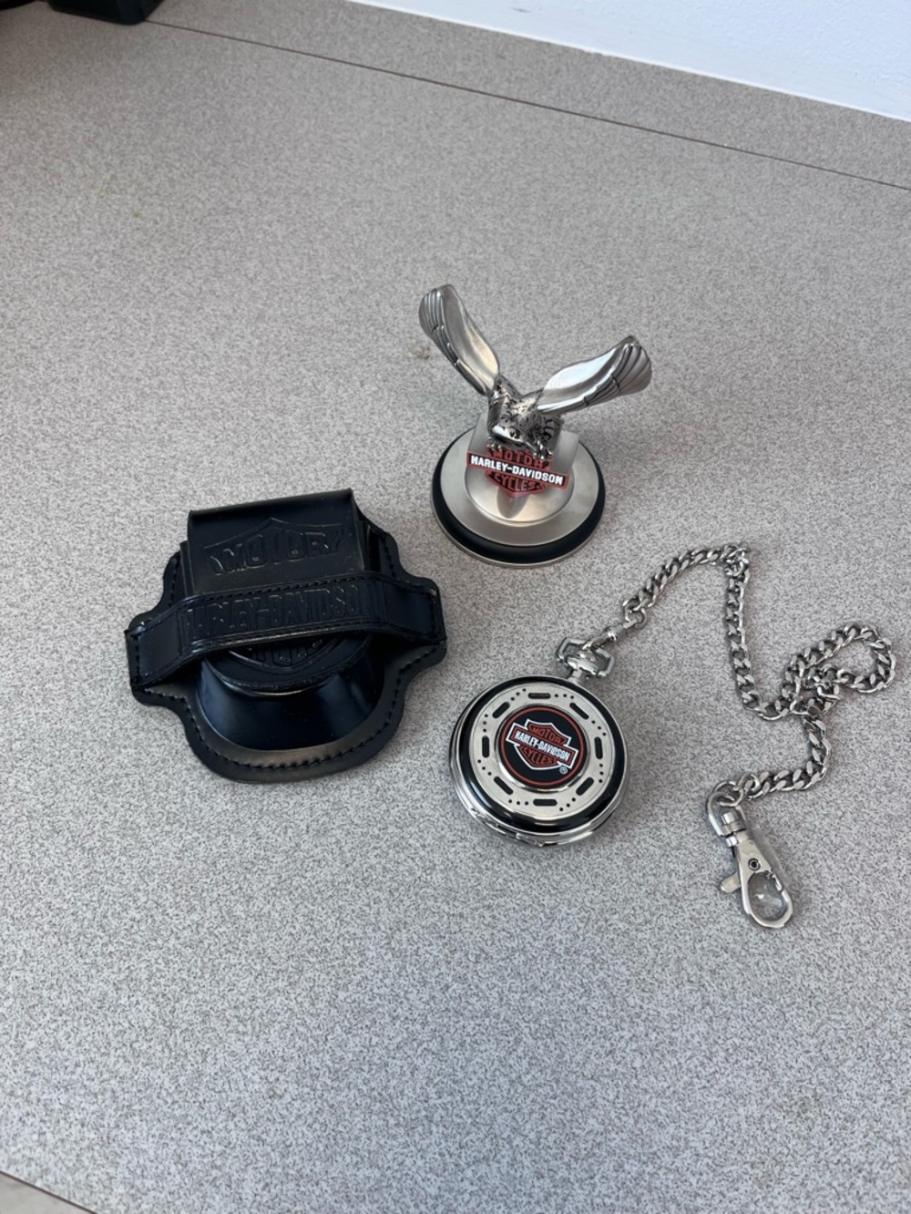 Harley-Davidson Chrome Pocket Watch w/Chain & Stand Silver and Black